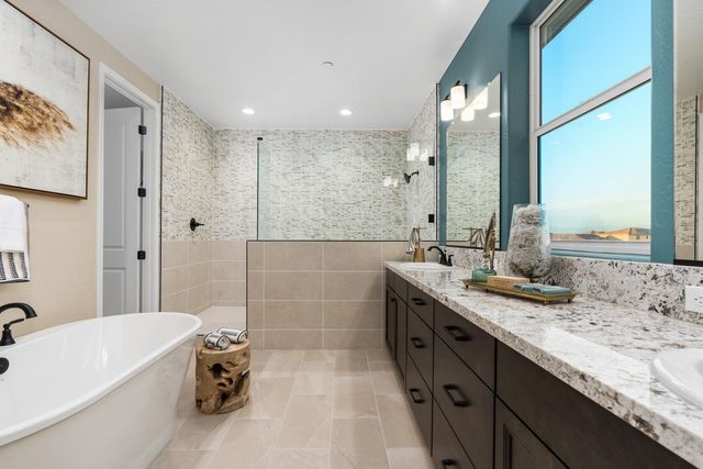 348 N Vista Ave, Fowler, CA 93625