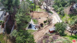 1611 Woodglen Lane, Altadena, CA 91001