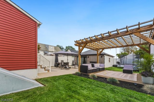 233 Grove St, Woodbridge Twp., NJ 07095