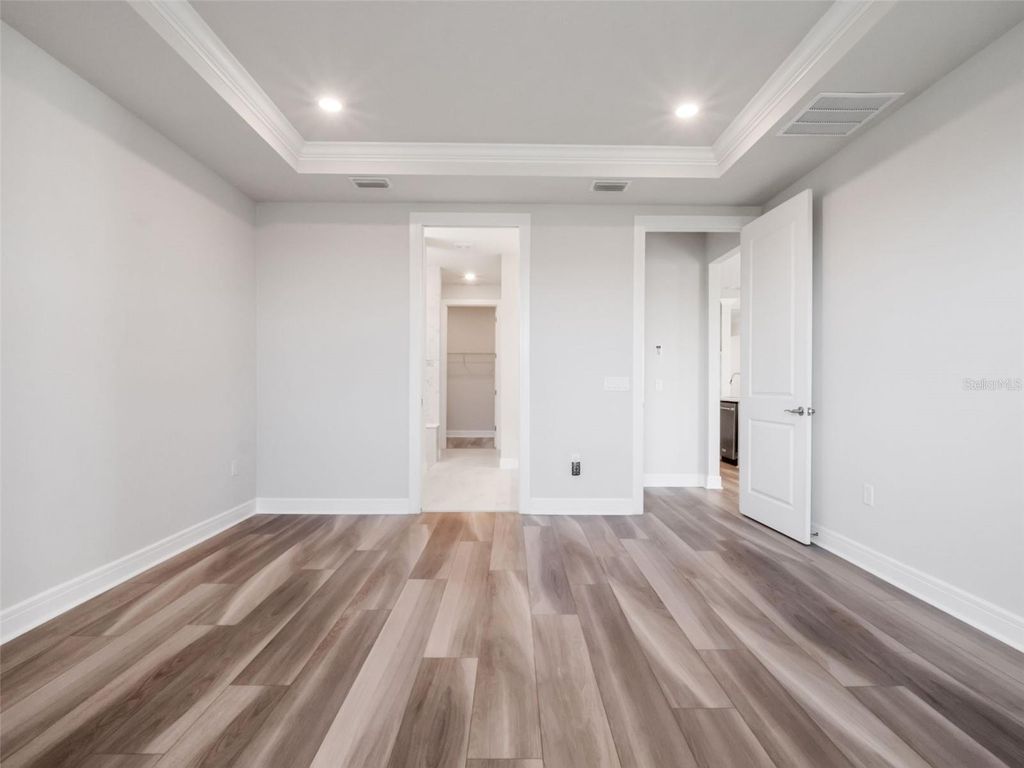 Image 12 of property listing at 13343 SUNNY RETREAT LANE, Winter Garden, FL 34787