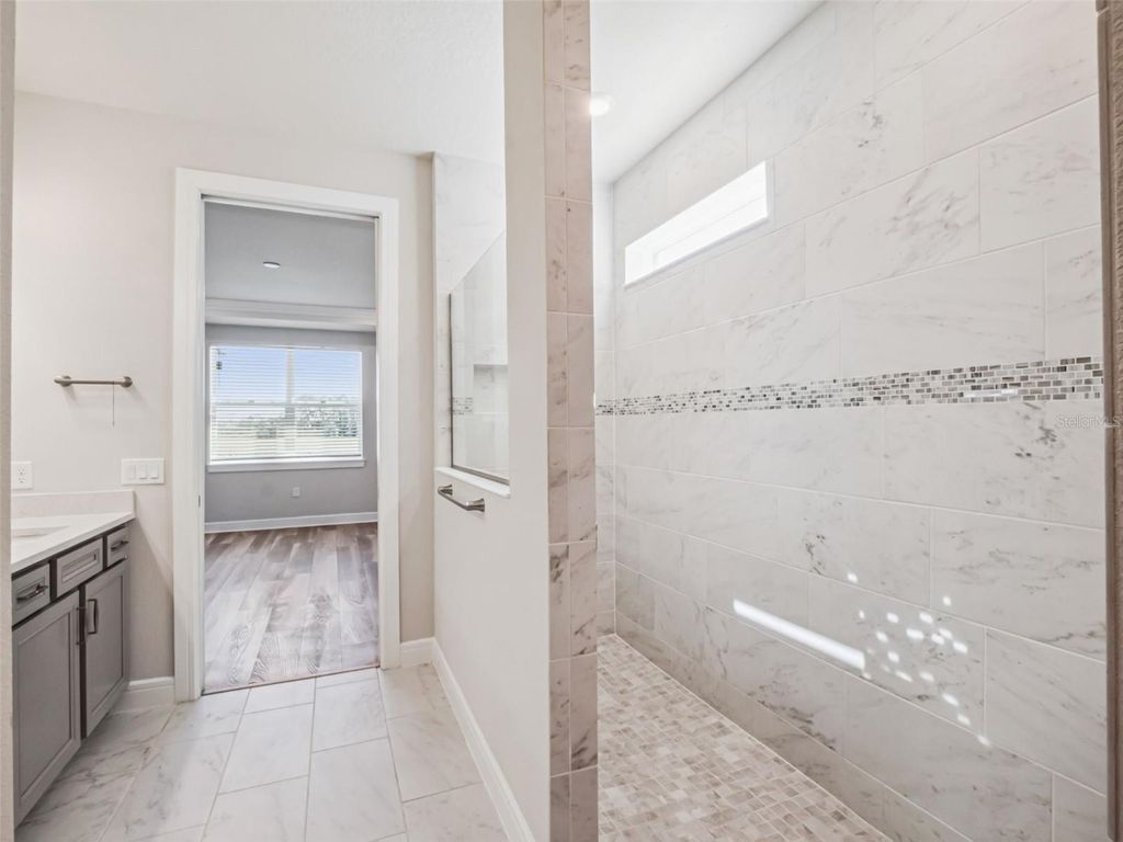 Image 16 of property listing at 13343 SUNNY RETREAT LANE, Winter Garden, FL 34787