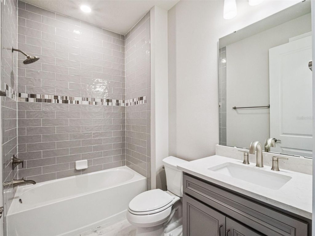 Image 18 of property listing at 13343 SUNNY RETREAT LANE, Winter Garden, FL 34787