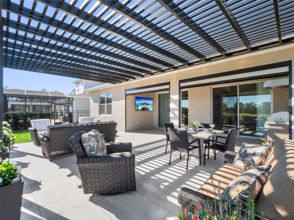 Image 27 of property listing at 13343 SUNNY RETREAT LANE, Winter Garden, FL 34787