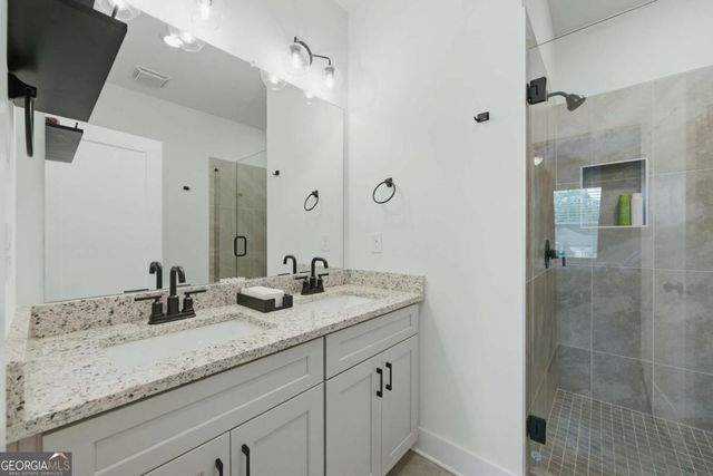 104 Mission Way SE, Atlanta, GA 30315