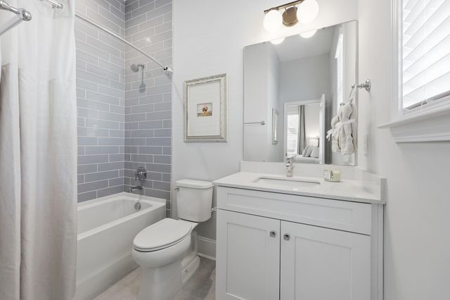 6431 Berg St., Murrells Inlet, SC 29576