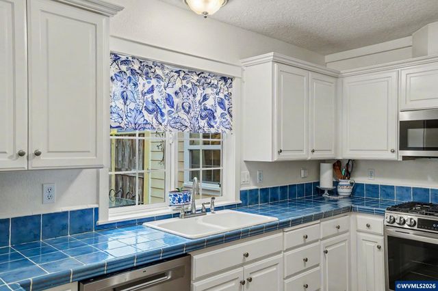 430 Luther St S, Salem, OR 97302