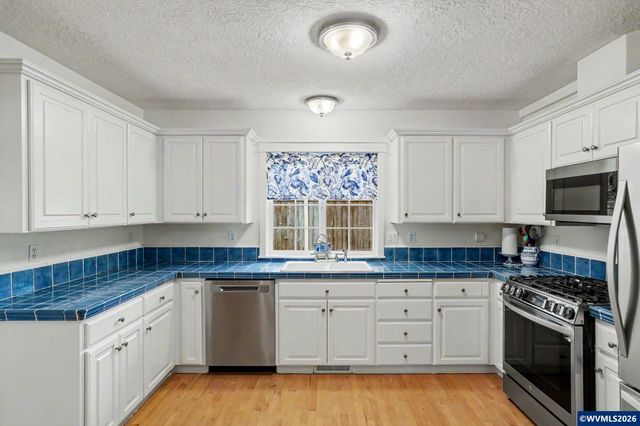 430 Luther St S, Salem, OR 97302