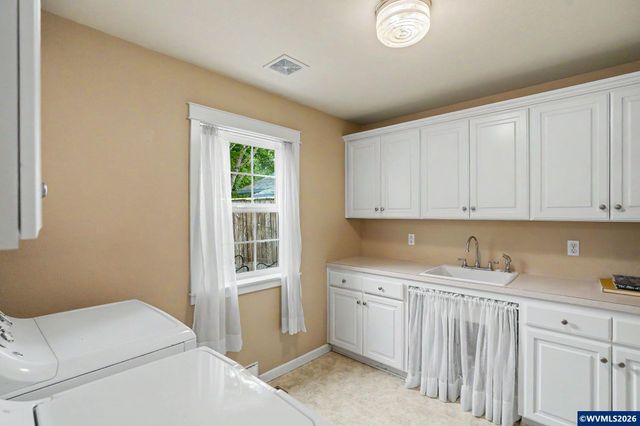 430 Luther St S, Salem, OR 97302