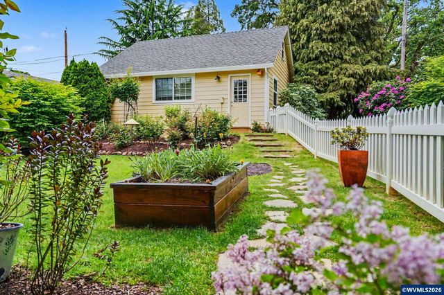 430 Luther St S, Salem, OR 97302