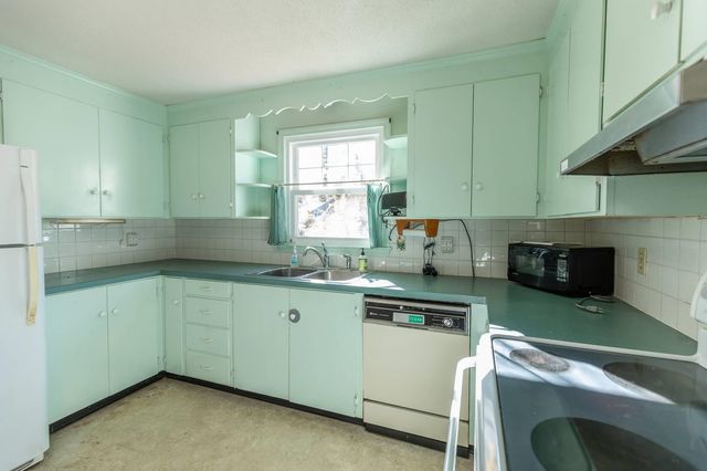 23 Currier Avenue, Peterborough, NH 03458