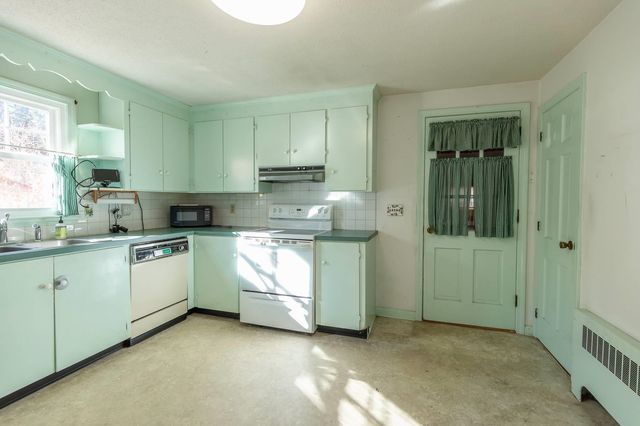 23 Currier Avenue, Peterborough, NH 03458