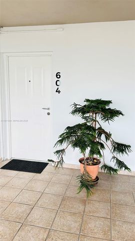 121 Golden Isles Dr 604, Hallandale Beach, FL 33009