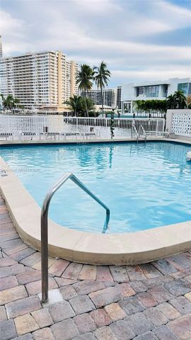 121 Golden Isles Dr 604, Hallandale Beach, FL 33009