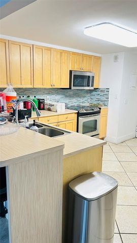 121 Golden Isles Dr 604, Hallandale Beach, FL 33009