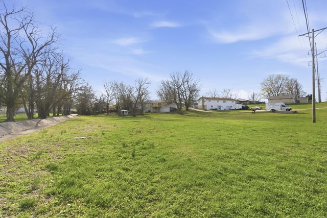 801 E Hill Street, Springfield, MO 65803