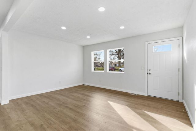 801 E Hill Street, Springfield, MO 65803