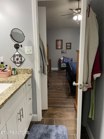 152 Oak Place Circle, Madisonville, TN 37354