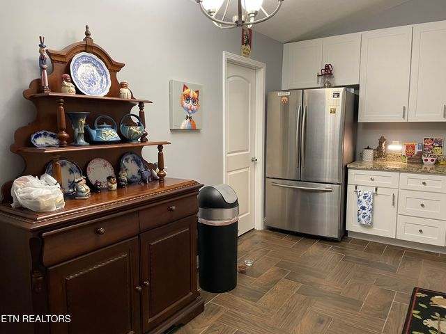 152 Oak Place Circle, Madisonville, TN 37354