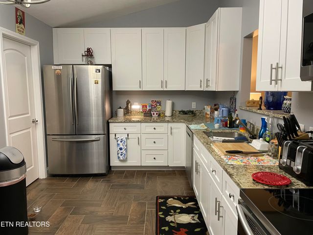 152 Oak Place Circle, Madisonville, TN 37354