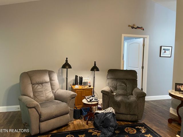 152 Oak Place Circle, Madisonville, TN 37354