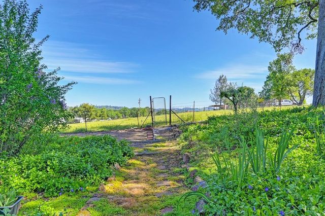 5150 Meadow Croft Ln, Pilot Hill, CA 95664