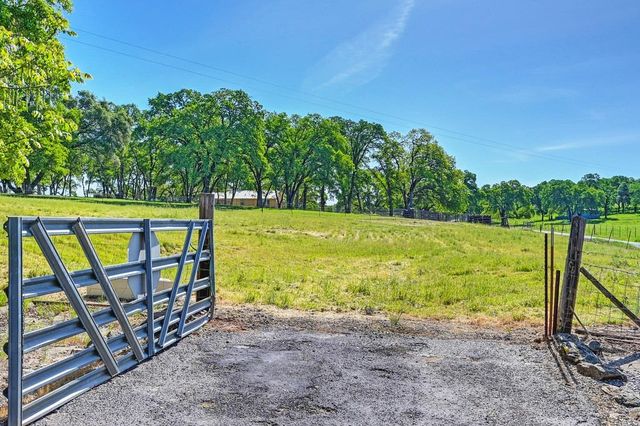 5150 Meadow Croft Ln, Pilot Hill, CA 95664