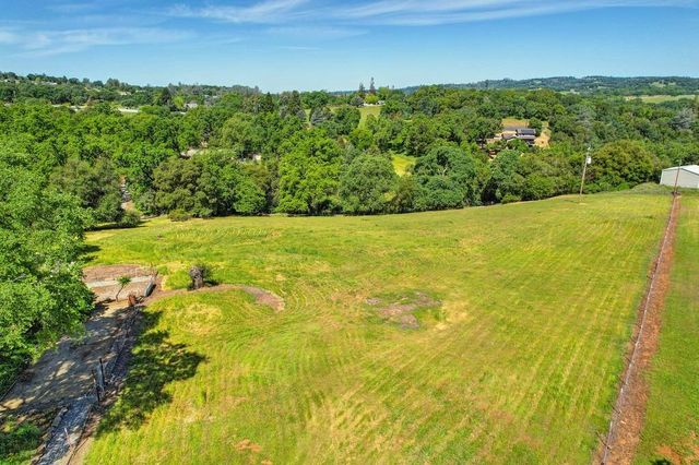 5150 Meadow Croft Ln, Pilot Hill, CA 95664