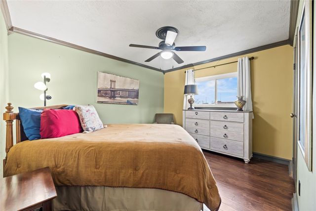 16146 Pipers View Drive, Houston, TX 77598