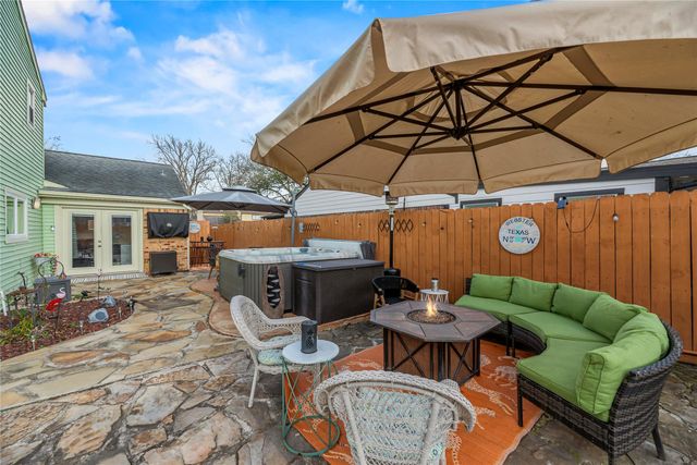 16146 Pipers View Drive, Houston, TX 77598