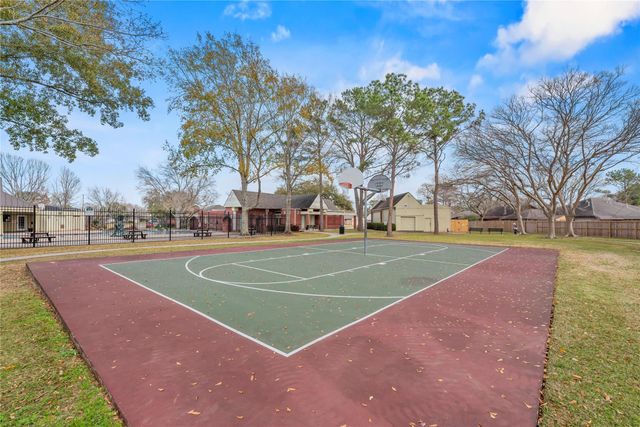 16146 Pipers View Drive, Houston, TX 77598