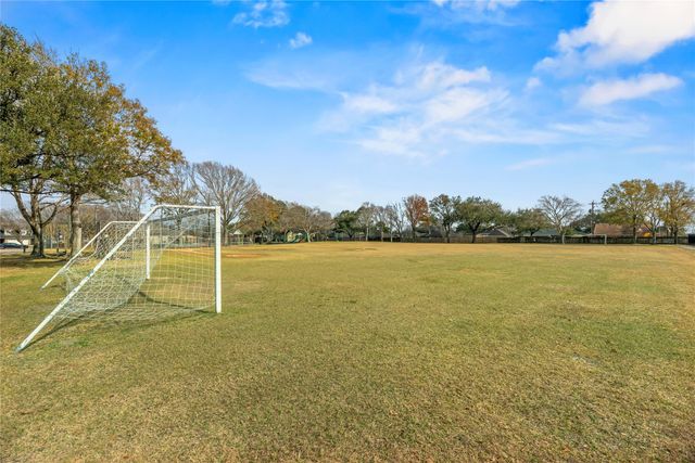 16146 Pipers View Drive, Houston, TX 77598