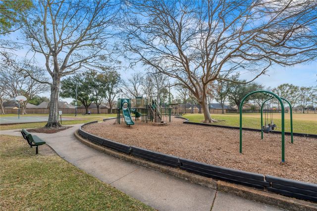 16146 Pipers View Drive, Houston, TX 77598