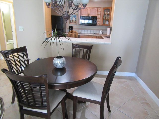 5701 Collins Avenue 919, Miami Beach, FL 33140