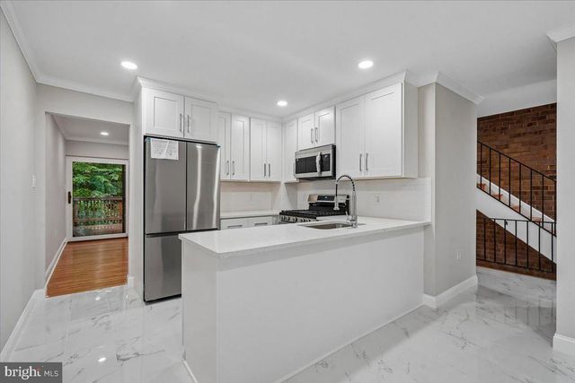 10713 DEBORAH DR, Potomac, MD 20854