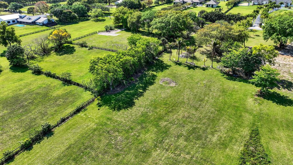 Image 19 of property listing at 10245 La Reina Road, Delray Beach, FL 33446