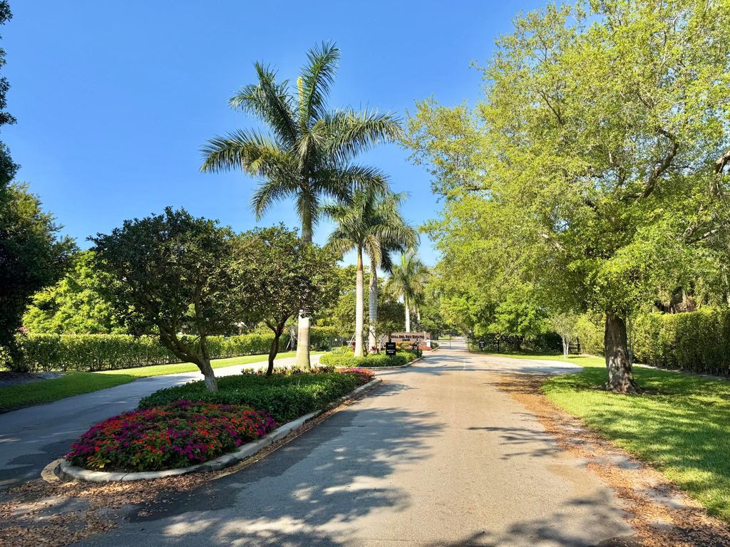 Image 3 of property listing at 10245 La Reina Road, Delray Beach, FL 33446