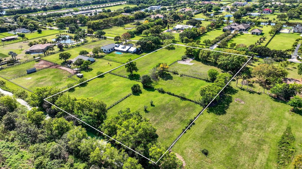 Image 6 of property listing at 10245 La Reina Road, Delray Beach, FL 33446