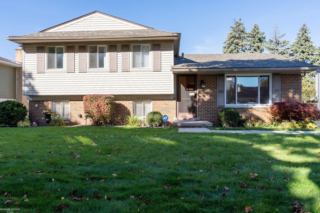 14323 Mary Grove Drive, Sterling Heights, MI 48313