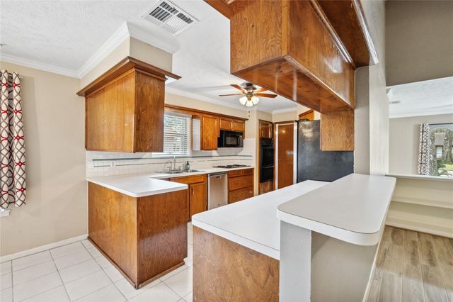 2159 River Village Drive, Kingwood, TX 77339