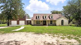 1435 Meadow Glen, Adkins, TX 78101