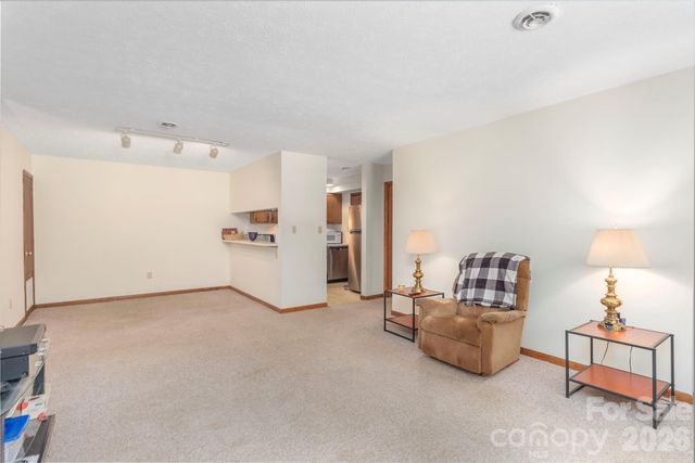 33 Ravencroft Lane E33, Asheville, NC 28803