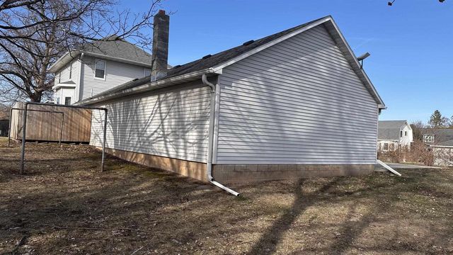 314 SUMMIT STREET, Pulaski, WI 54162