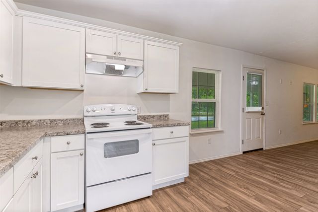 1010 E College Street, Terrell, TX 75160