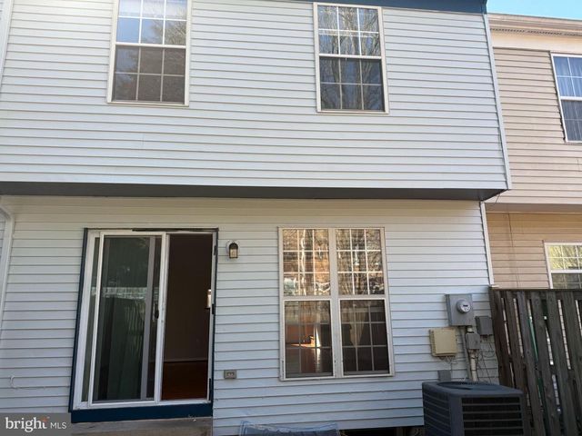 14806 HANCOCK CT, Centreville, VA 20120