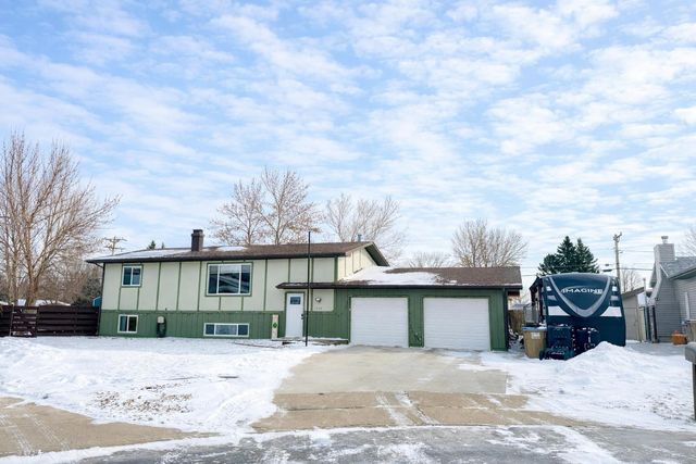 600 23rd Ave NW, Minot, ND 58703