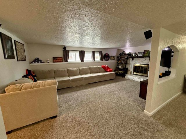 600 23rd Ave NW, Minot, ND 58703