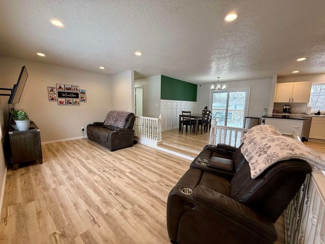 600 23rd Ave NW, Minot, ND 58703