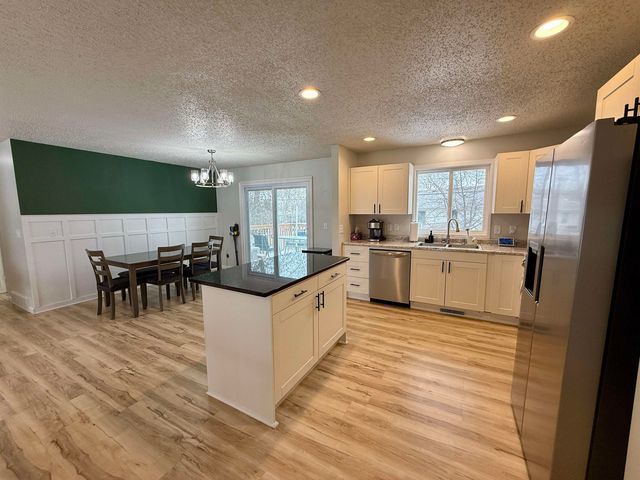 600 23rd Ave NW, Minot, ND 58703