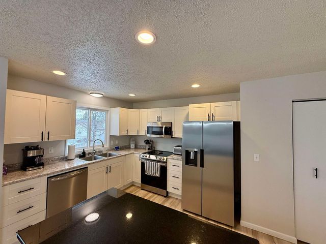 600 23rd Ave NW, Minot, ND 58703