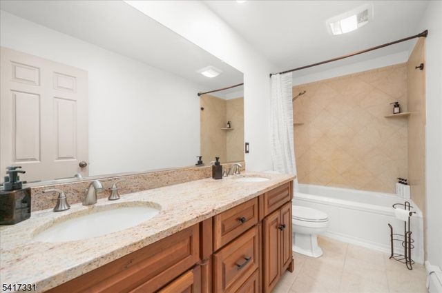 35 Marudy Dr, Clinton Town, NJ 08809